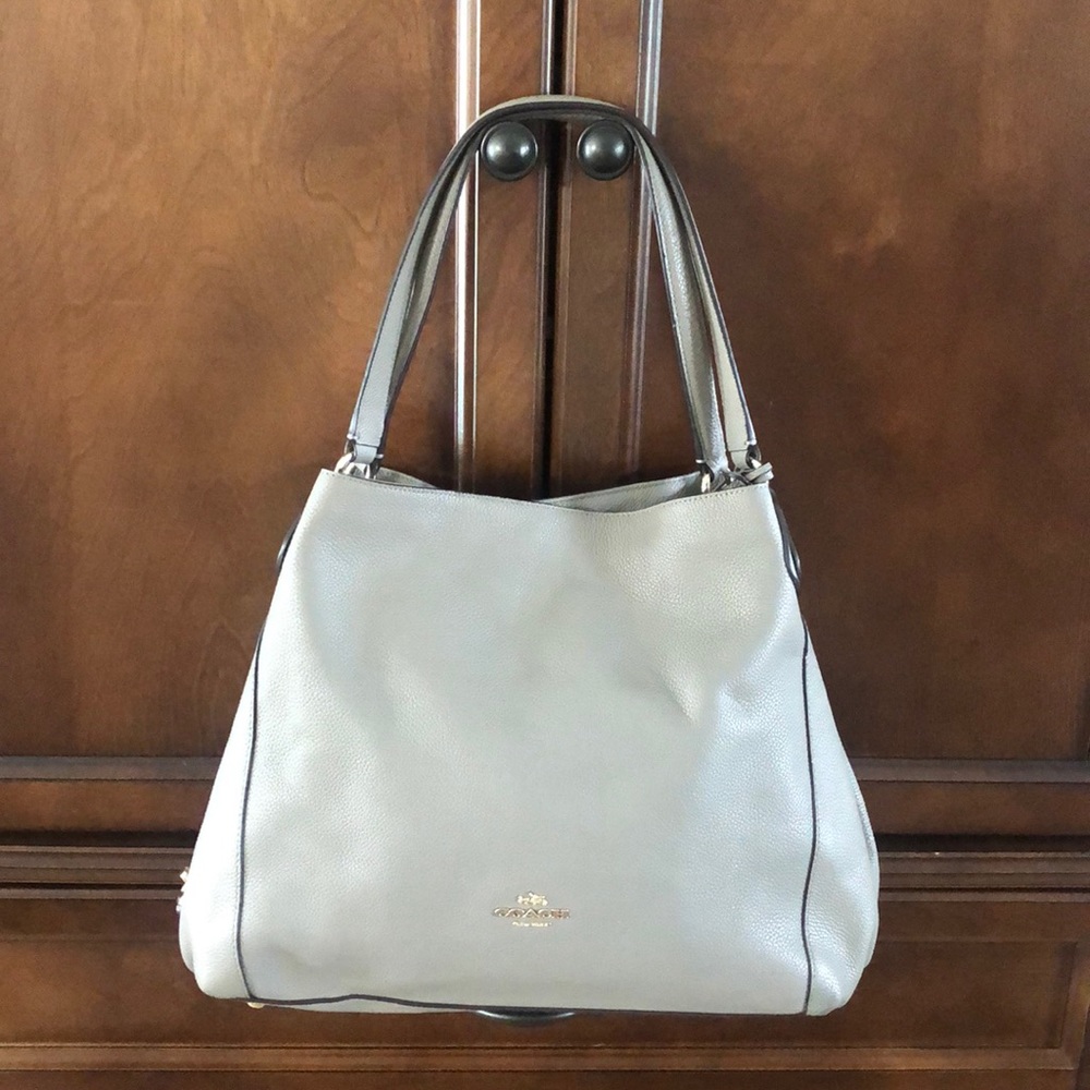 Coach Edie Shoulder Bag. Excellent condition!! - Picture 4 of 8